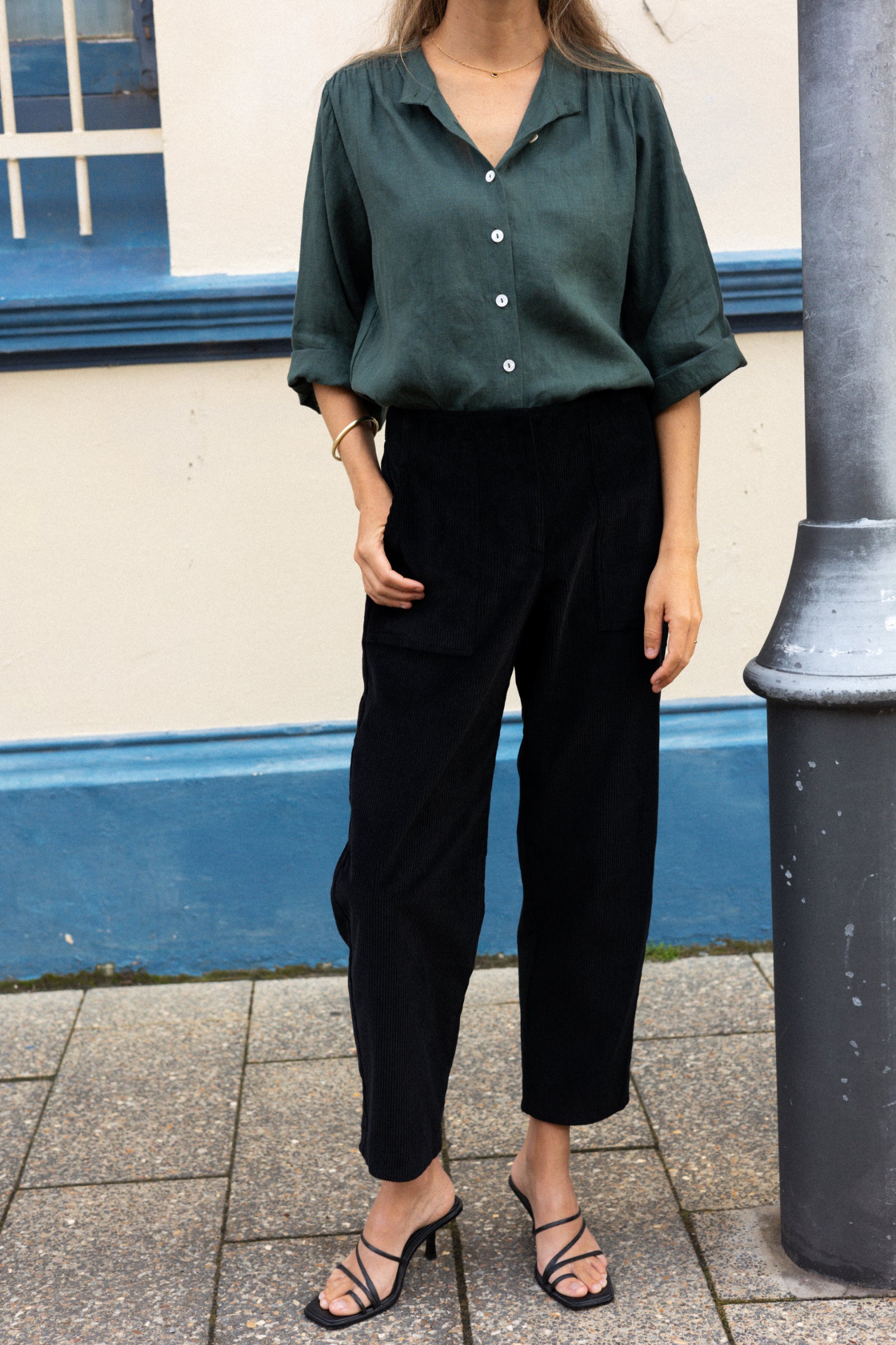 Corduroy Barrel Leg Pant | Black