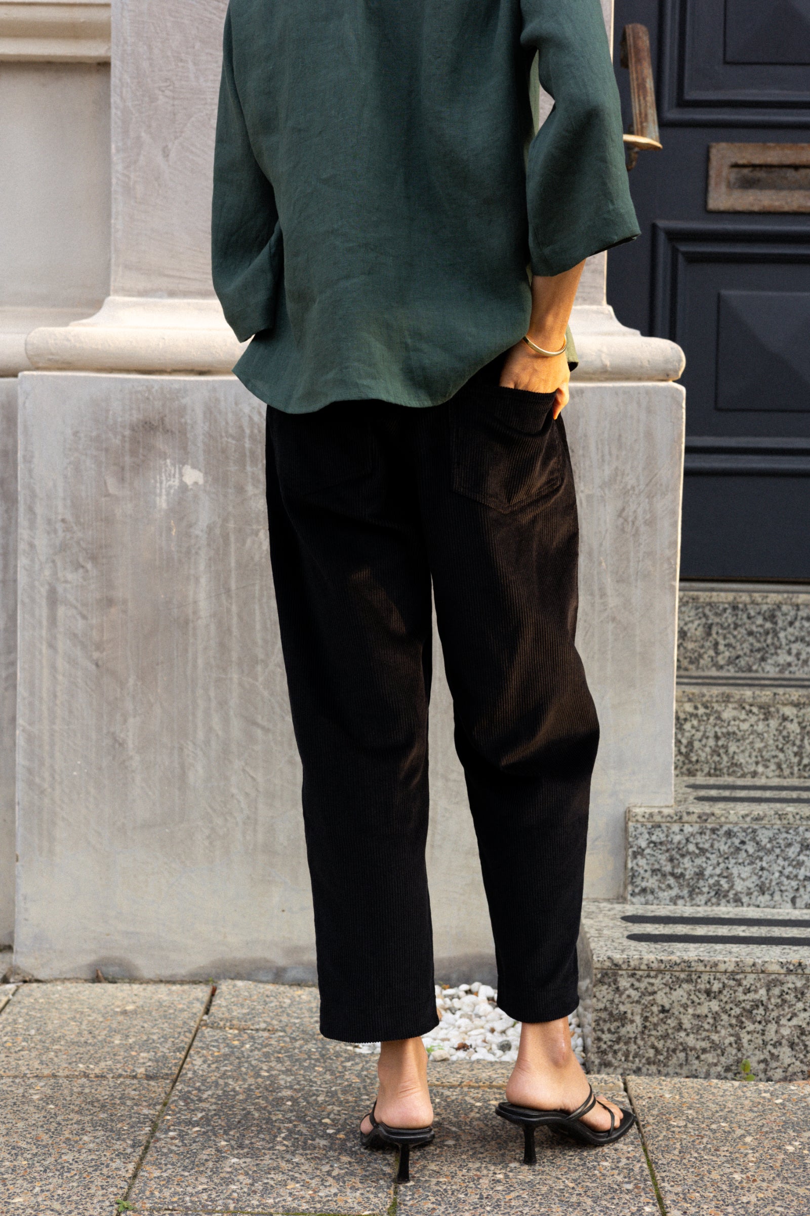 Corduroy Barrel Leg Pant | Black