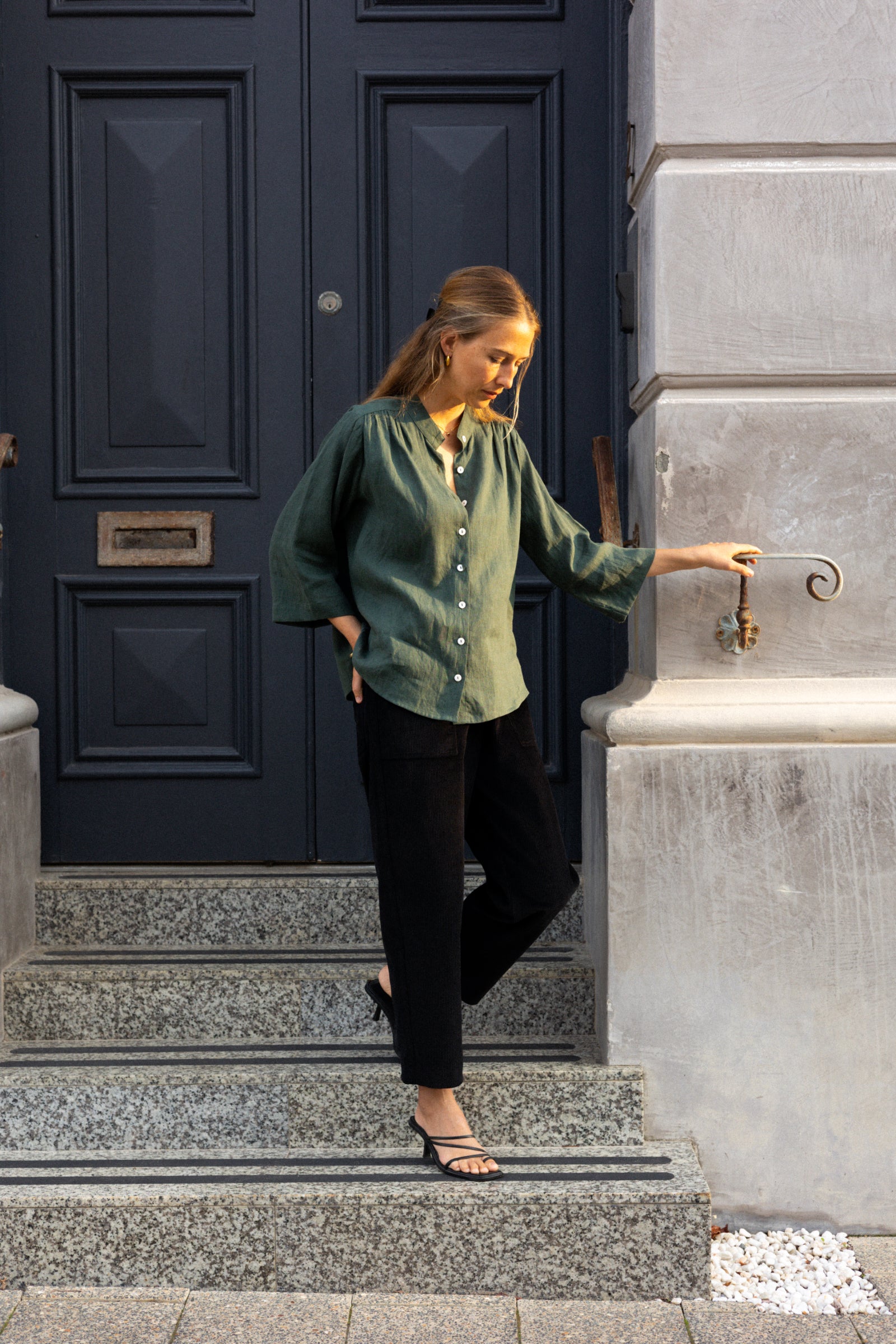 Corduroy Barrel Leg Pant | Black