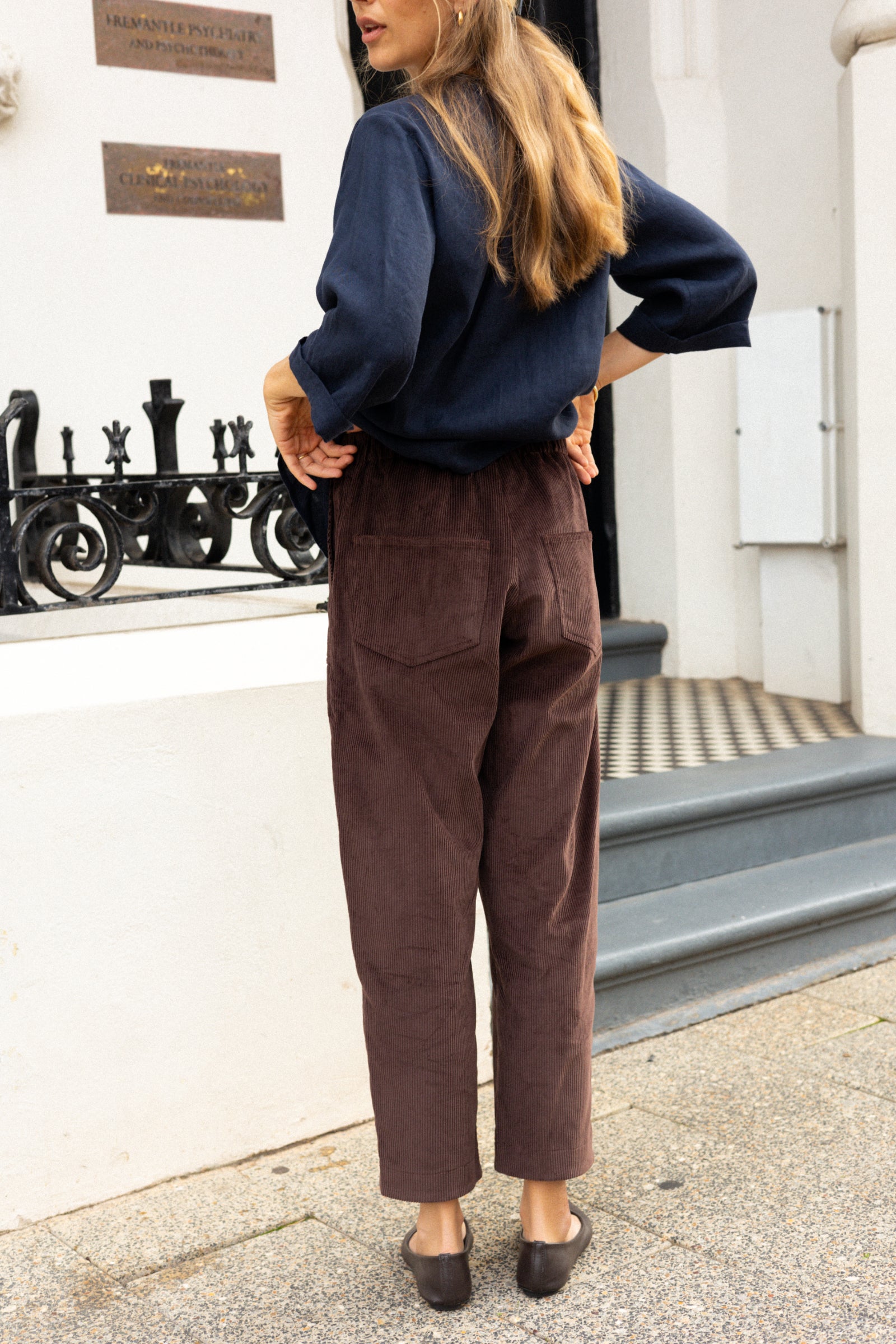 Corduroy Barrel Leg Pant | Chocolate
